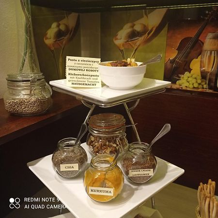 西斯酒店 斯维诺乌伊希切 外观 照片